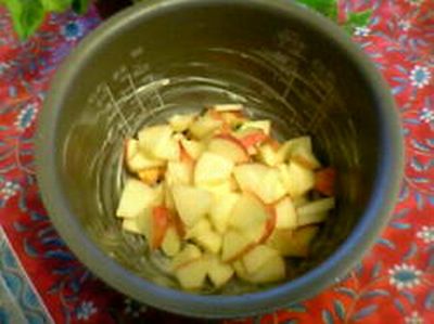 旬のりんごのお菓子 炊飯器を使った りんごのコンポート の作り方 ジェイ メディックス ブログ